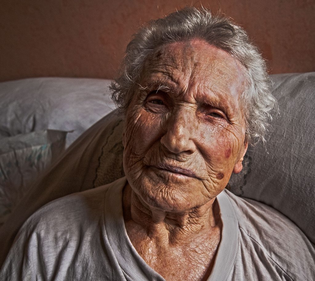 Portret starszej kobiety - reportarz